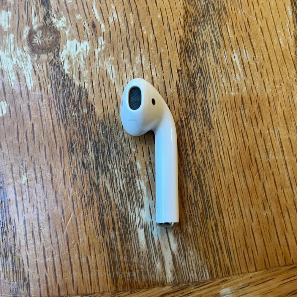 Genuine Apple Airpods Left (L) A2031 Bluetooth Left side Replacement ONLY